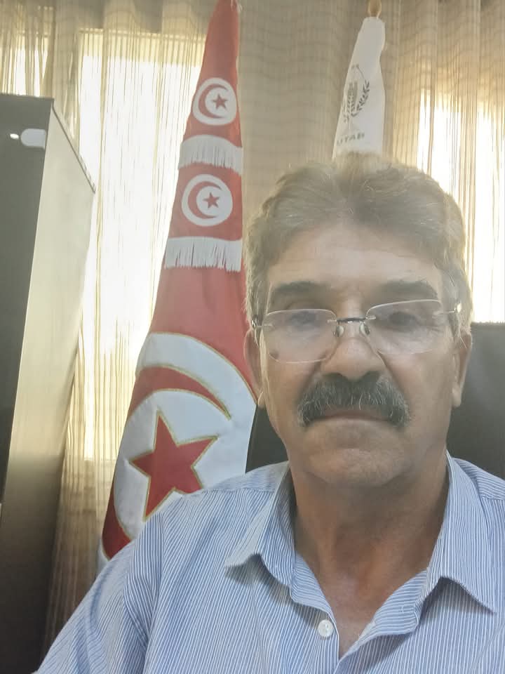 رئيس الاتحاد الجهوي للفلاحة بالقيروان: "صابة الزيتون واعدة وندعو للاستعداد الجيد للتجميع والعصر والتخزين والتسويق"